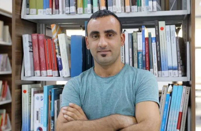 ‘Valiye şemsiye var, gazilere yok’ haberi yapan muhabir gözaltına alındı
