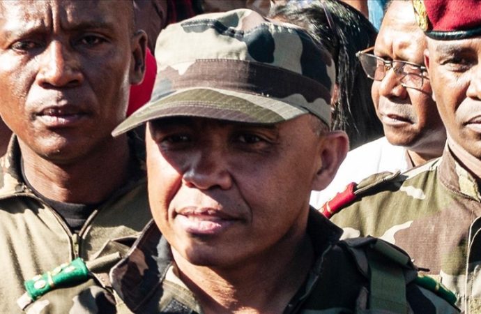 Madagaskar darbe lideri geçiş dönemi cumhurbaşkanı olacak
