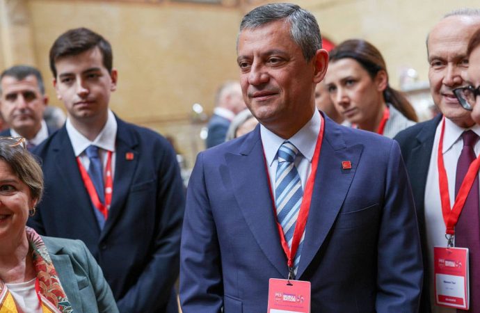 Özgür Özel, Avrupa Sosyalist Partisi Kongresi’ne katıldı