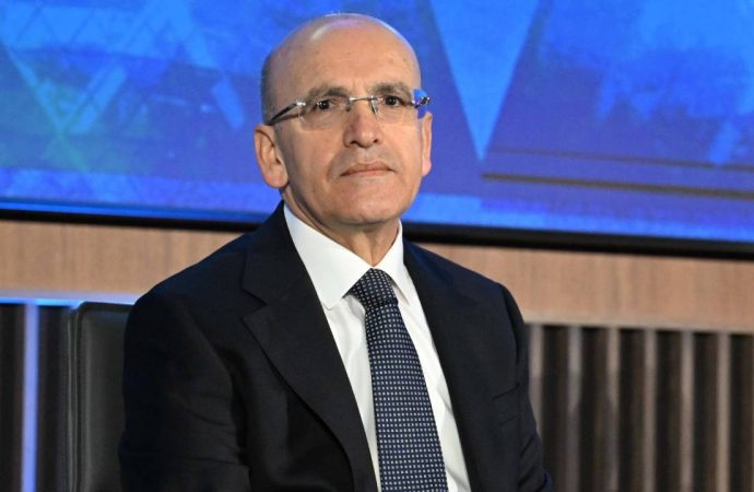 Mehmet Şimşek, Washington’da itiraf etti: Program planladığımız gibi gitmiyor