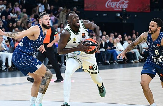 Anadolu Efes, Ergin Ataman’lı Pana’ya boyun eğdi