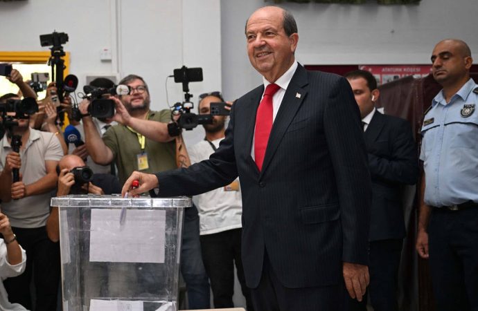 Kuzey Kıbrıs’ta YSK, Cumhurbaşkanı Tatar hakkında soruşturma başlattı