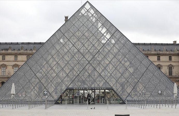 Telegram kurucusu Durov: ‘Louvre soygunu Fransa’nın çöküşünün işareti’
