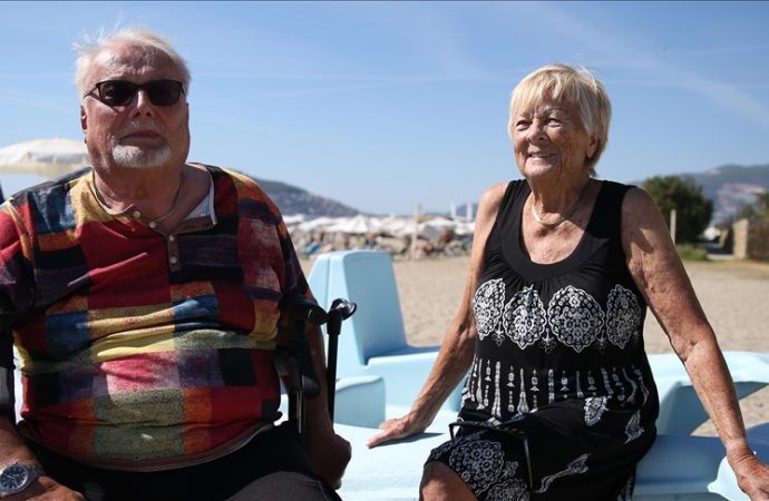 Alman çift tatil için 36 yılda 101 kez Alanya’ya geldi