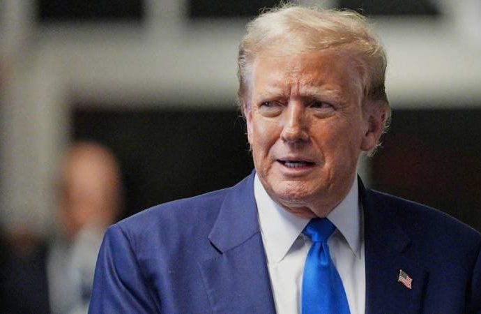 Trump: Bütçeyi onaylarlarsa Demokratlarla görüşürüm