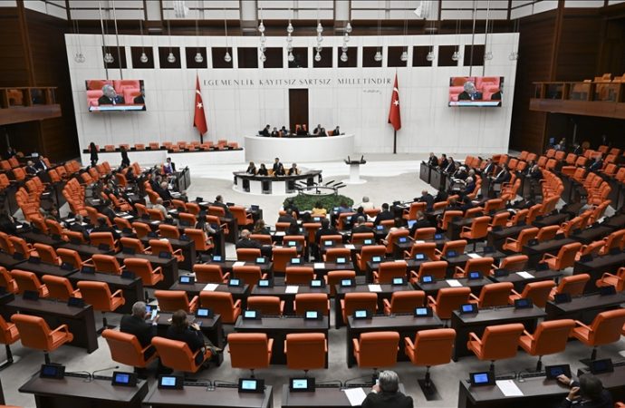 Ak Parti’nin vergi teklifi komisyondan geçti