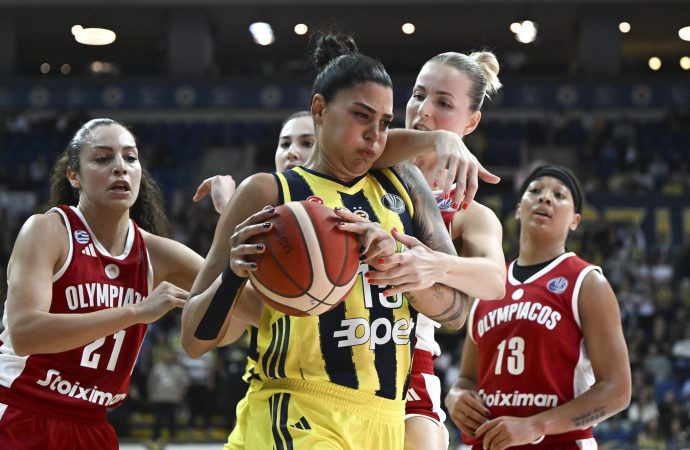 Fenerbahçe konuk ettiği Olympiakos’u farklı yendi