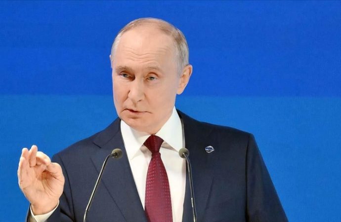 Trump zirveden vaz geçti, Putin görmezden geldi