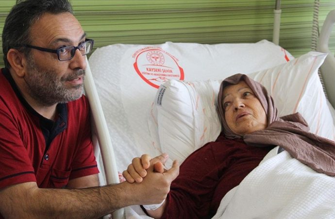 5 gün arayla kalp krizi geçiren anne-oğul aynı gün sağlığa kavuştu