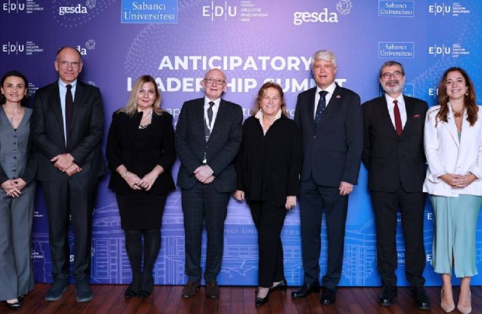 ‘Öngörülü Liderlik Zirvesi’ Sabancı Üniversitesi ve GESDA iş birliğinde İstanbul’da yapıldı