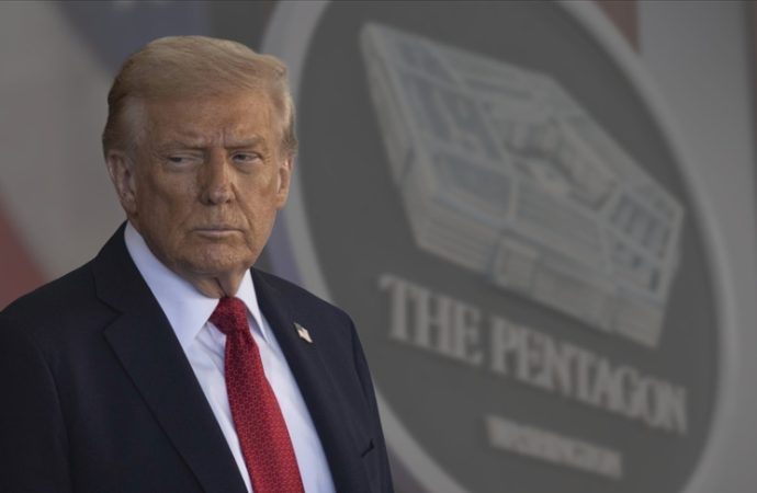 Pentagon, maaş ödemek için bağış aldı