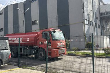 Yağ fabrikasında patlama ve yangın: İki işçi hastaneye kaldırıldı