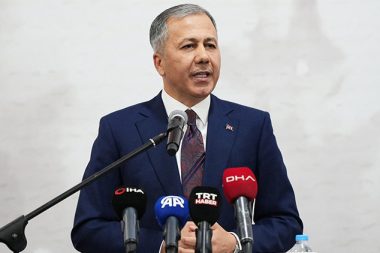 Yerlikaya duyurdu: Türkiye’nin peşinde olduğu 10 suçlu yakalandı