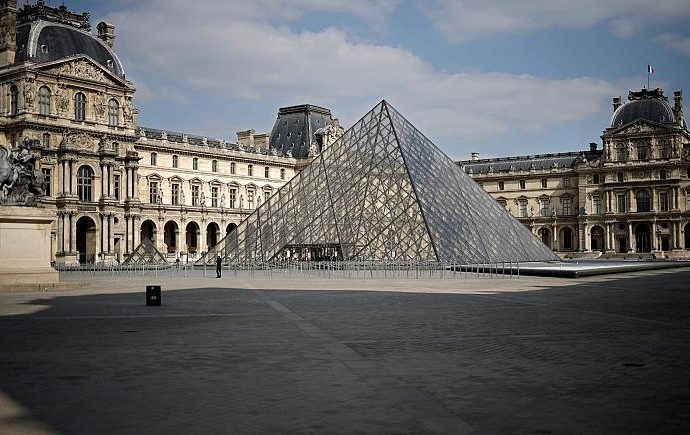 Louvre soygununda iki kişi gözaltında
