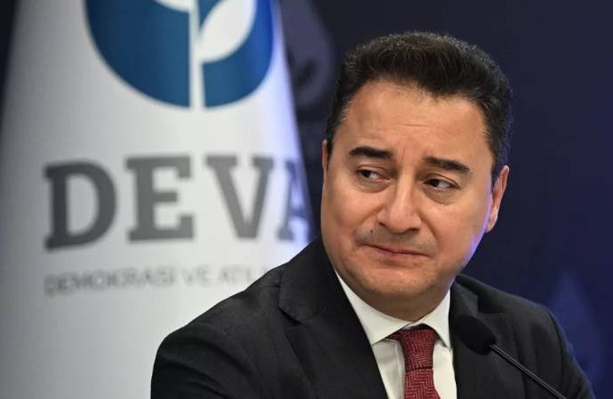 Babacan: Türkiye’de küçük bir menfaat şebekesinin zenginleştiği bir döneme girdik