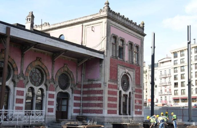 Sirkeci Garı restorasyonu: Öğle yemeğine çıkıp dönüşte işsiz kaldılar