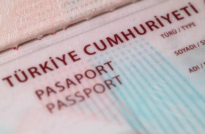 Bugün başladı: Karadağ’a giden Türkler artık vize almak zorunda