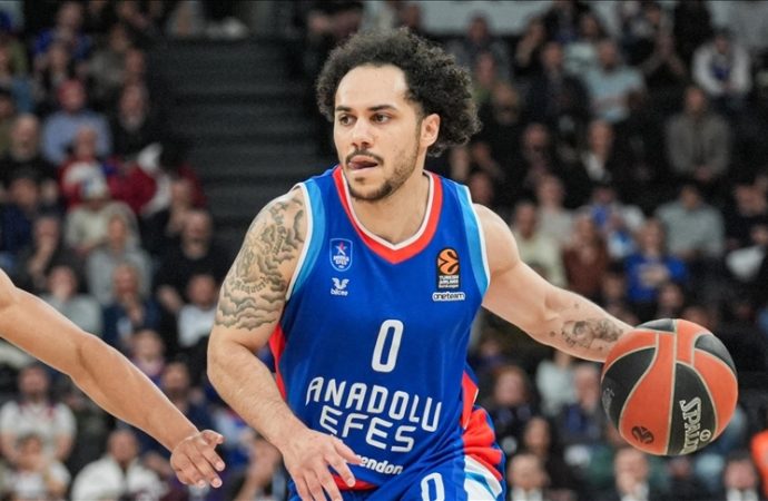 Anadolu Efes yarın Baskonia’nın konuğu