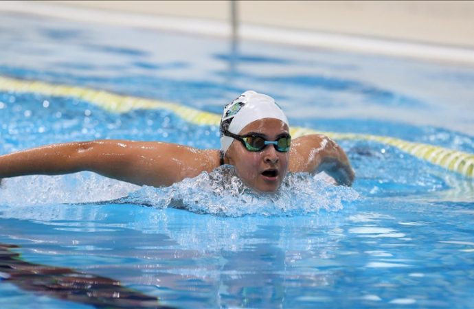 İşitme engelli İdil ile Irmak Tokyo’da madalya için kulaç atacak