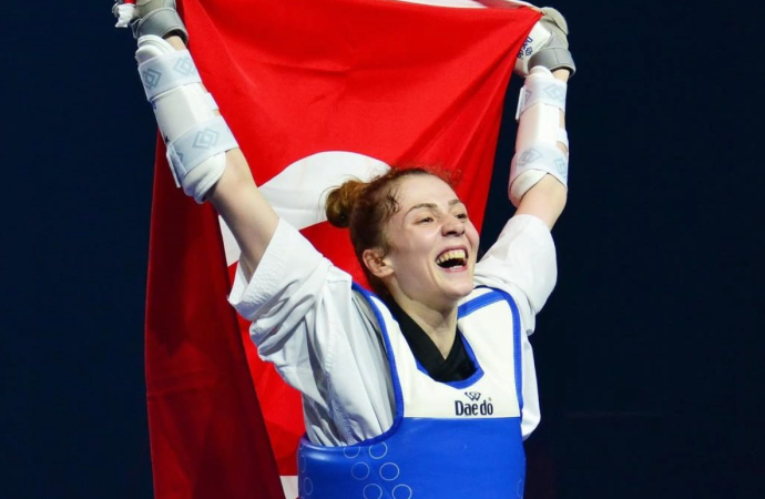 Tekvandoda bir dünya şampiyonluğu da Merve’yle geldi