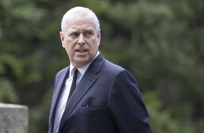 İngiltere Kralı Charles, kardeşi Prens Andrew’un ünvanlarını geri aldı