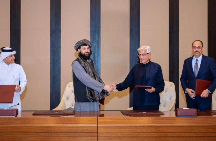 Pakistan ve Afganistan ateşkes için anlaştı