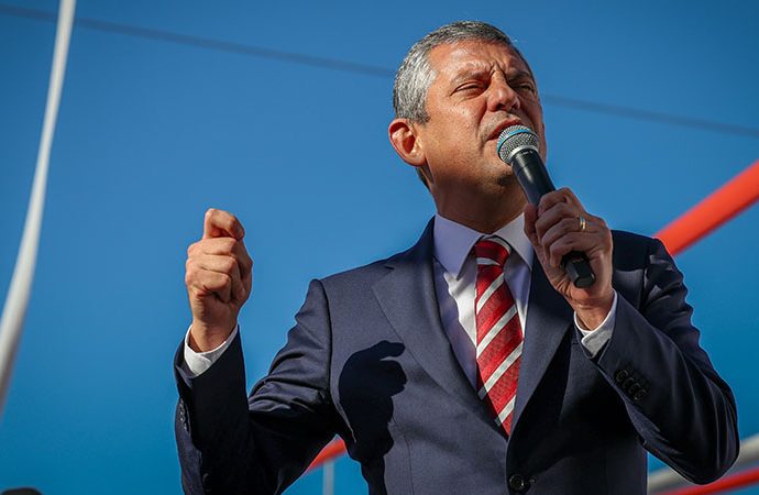 Özgür Özel MHP’nin 29 Ekim resepsiyondaki yokluğunu yorumladı: Cumhur İttifakı’nın çatlaklarıyla da ben uğraşmayayım