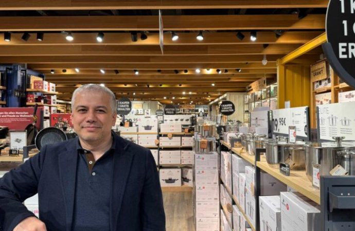 Damascus bıçağı ve yemek masasında üç santimlik 5 büyük devrim