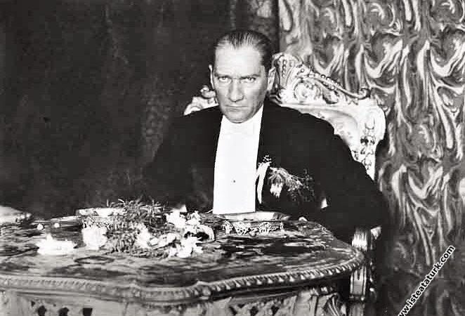 Atatürk: İnsan Olmanın Sessiz Görkemi