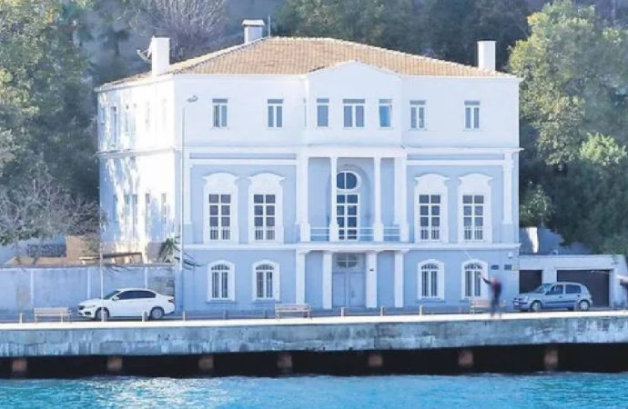 Mahkeme 200 yıllık yalıyı Fransa’da yaşayan torunlara verdi