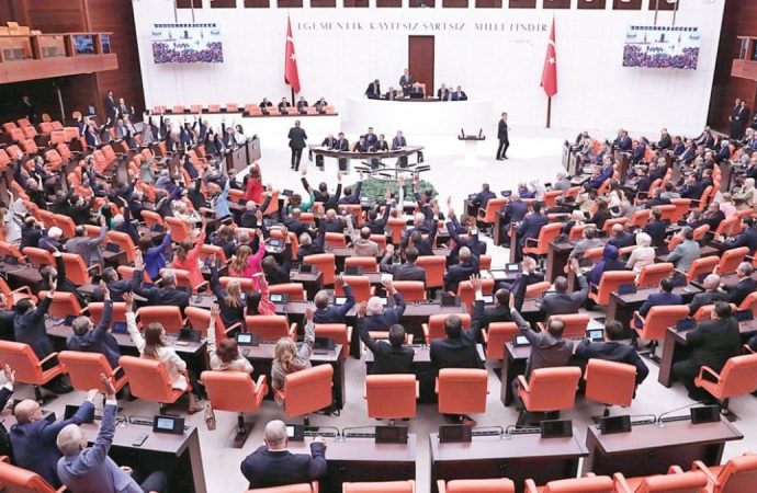 Ak Parti’nin gözü DEM’de: Anayasa değişikliği için eksikler tamamlanıyor