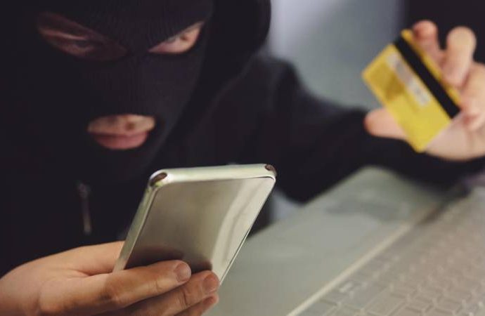 Yatırım ilanına tıkladı, bütün banka hesaplarını kaptırdı