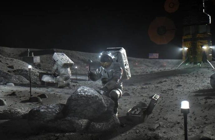 NASA, Ay görevi için alternatif roket arıyor