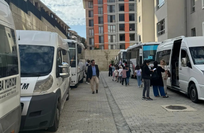 Servis şoförü 11 yaşında iki kız öğrenciyi kaçırdı, serbest kaldı