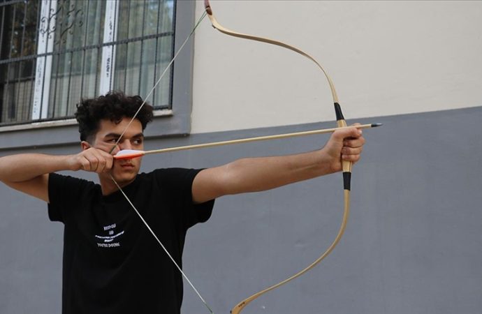 Dizilerde görüp merak saldı, okçulukta Türkiye rekoru kırdı