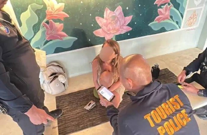 ‘İleri seks teknikleri’ dersi açtı, gözaltına alındı