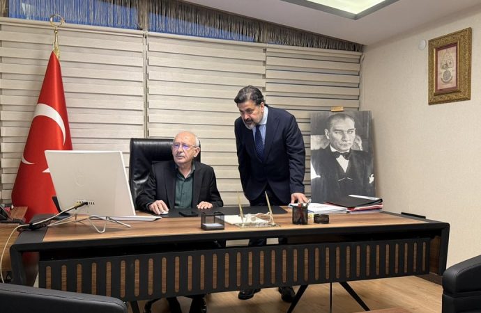 Kılıçdaroğlu avukatının ofisine yerleşti