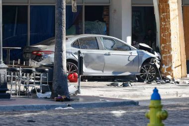 Polisten kaçarken otomobiliyle gece kulübüne girdi: 4 ölü, 13 yaralı