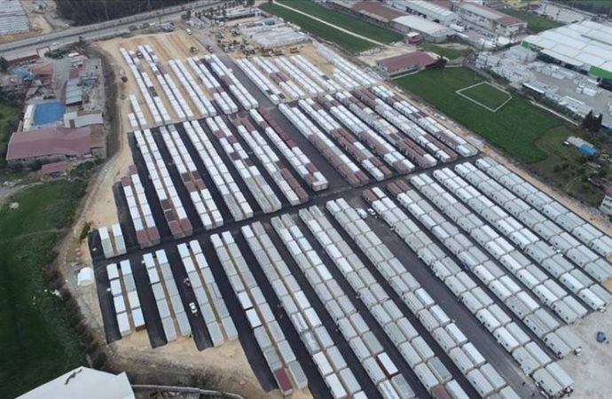 Hatay’da konteyner kent krizi: Öğretmenlere boşaltmaları için bir hafta verildi!