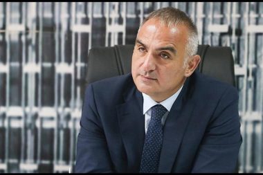 Bakan Ersoy: 10 Kasım Cumhuriyeti sonsuza dek yaşatma kararlılığımızı yinelediğimiz gündür