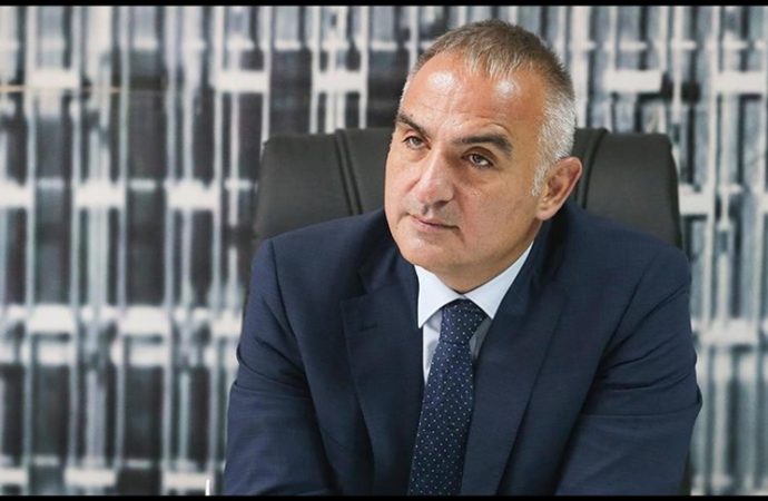 Bakan Ersoy: 10 Kasım Cumhuriyeti sonsuza dek yaşatma kararlılığımızı yinelediğimiz gündür