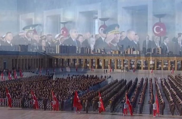 Hayat 9’u beş geçe her yerde Ata için durdu