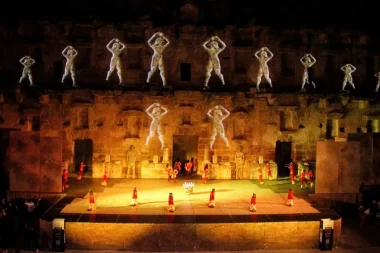 ‘Anadolu Ateşi’ Aspendos’ta izleyiciyle buluştu