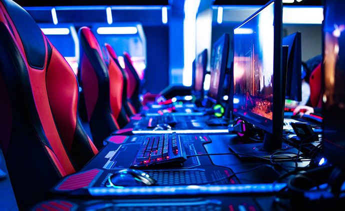 Kuzey Kore’de ilk internet kafe açıldı, ama yabancılarla oynamak yasak