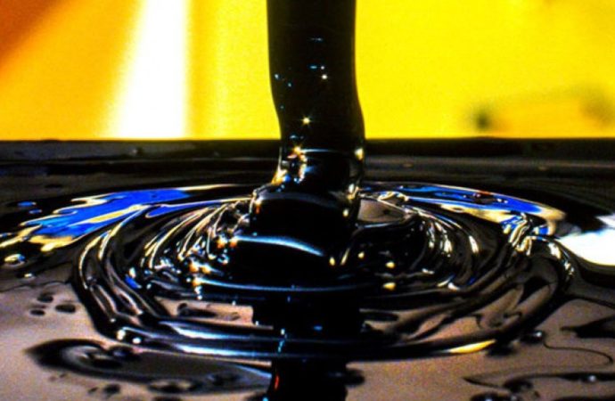 Rusya: Hindistan petrolümüzü almaya devam ediyor