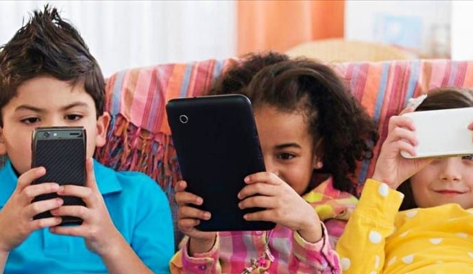 Danimarka’da anlaşma tamam: 15 yaş altına sosyal medya yasaklanacak