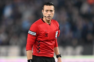 Zorbay Küçük sahalara dönüyor