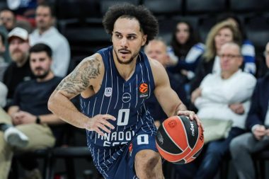 Larkin’in 25 sayısı yetmedi, Anadolu Efes İtalya’da kaybetti