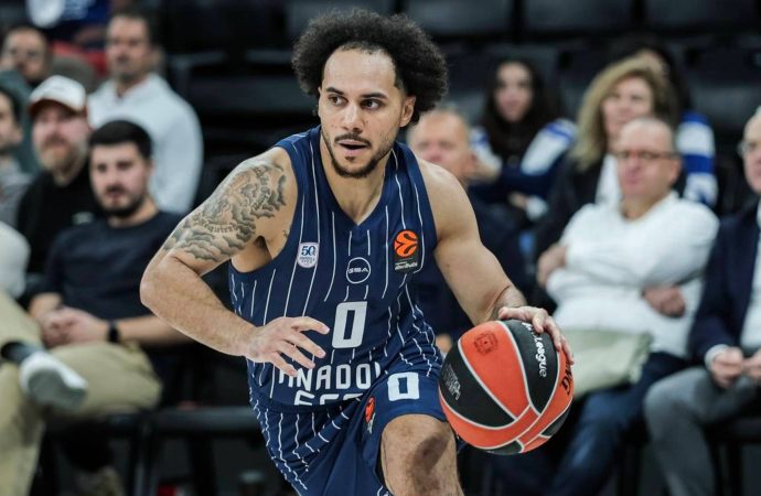Larkin’in 25 sayısı yetmedi, Anadolu Efes İtalya’da kaybetti