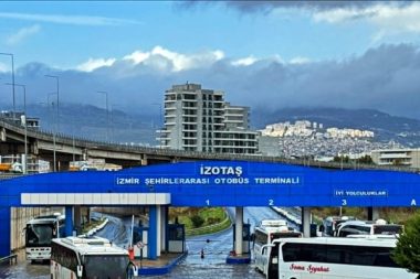İzmir Büyükşehir Belediyesi, İzmir otobüs terminaline haciz işlemi başlattı